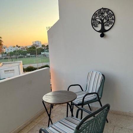 Tower Court Rooms Larnaca Buitenkant foto